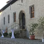 Отель Burg 3*